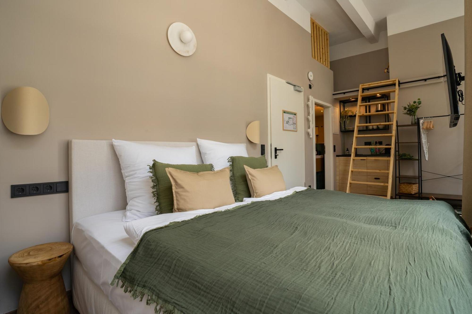 The Charming By Curt Suites Berlin Bagian luar foto