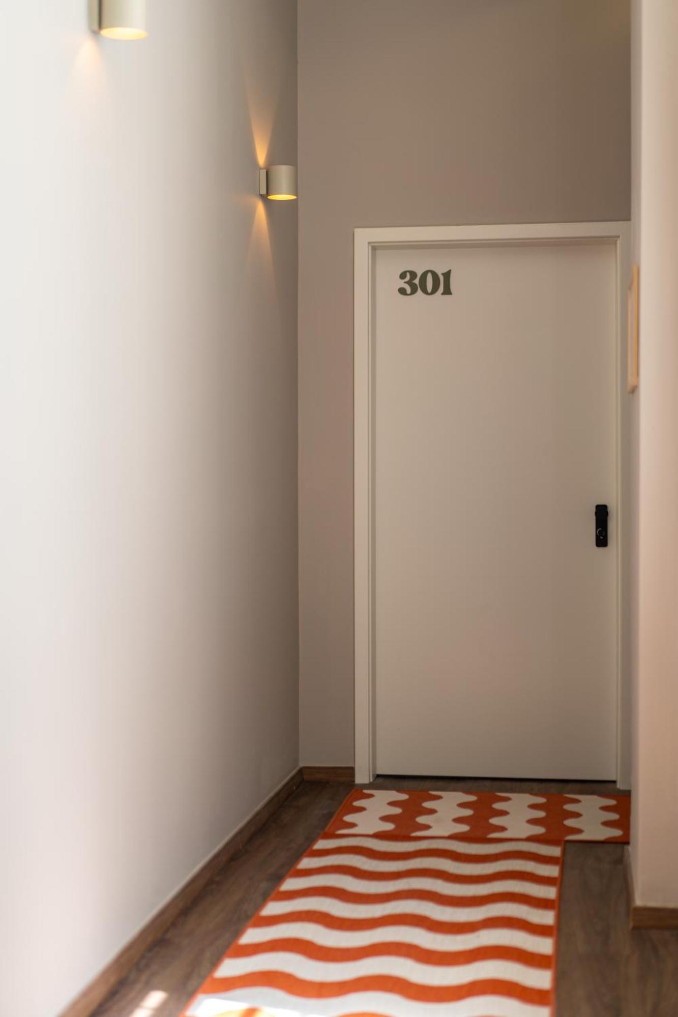 The Charming By Curt Suites Berlin Bagian luar foto